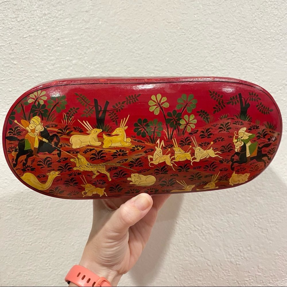 Kashmiri papier-mâché box
